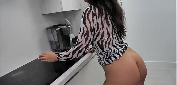  HotMom Housewife Kiki Cleans Kitchen Masturbating until Orgasm